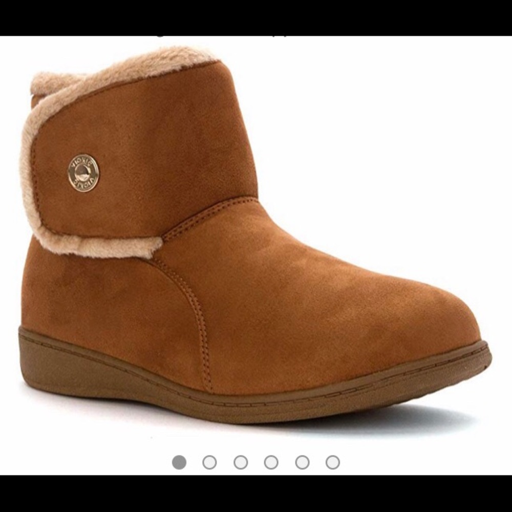 NWT Vionic Indulge Vahah boot w/faux fur